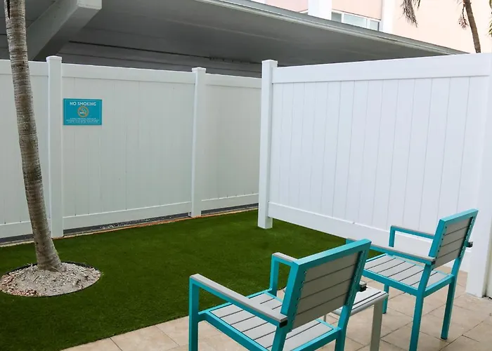 Dolphin Sands Clearwater Beach, An Ascend Collection Clearwater Beach