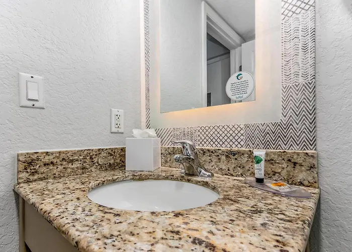 Dolphin Sands Clearwater Beach, An Ascend Collection