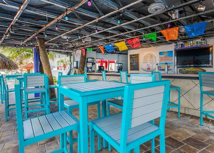 Dolphin Sands Clearwater Beach, An Ascend Collection Hotel