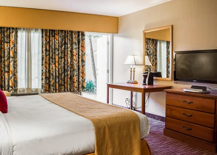 Dolphin Sands Clearwater Beach, An Ascend Collection Hotel 4*