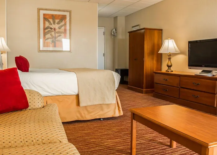 Hotel Dolphin Sands Clearwater Beach, An Ascend Collection