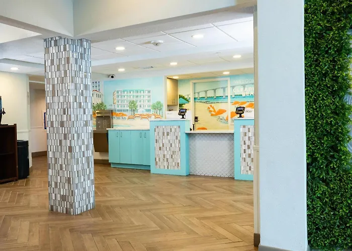 Hotel Dolphin Sands Clearwater Beach, An Ascend Collection