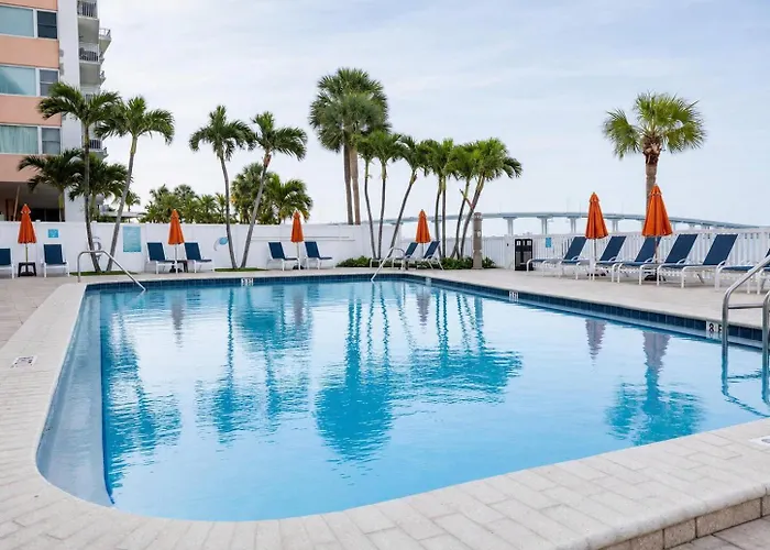 Hotel Dolphin Sands Clearwater Beach, An Ascend Collection 4*