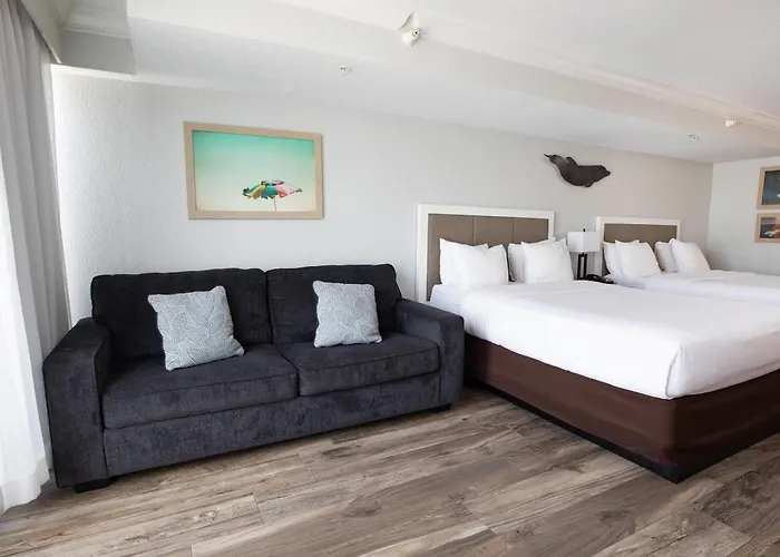 Hotel Dolphin Sands Clearwater Beach, An Ascend Collection