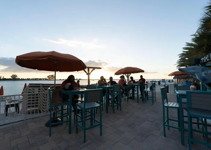 Dolphin Sands Clearwater Beach, An Ascend Collection Hotel