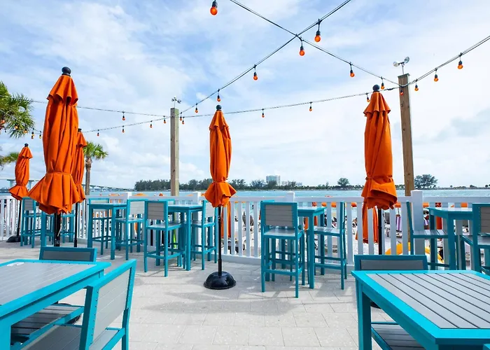 Dolphin Sands Clearwater Beach, An Ascend Collection Hotel